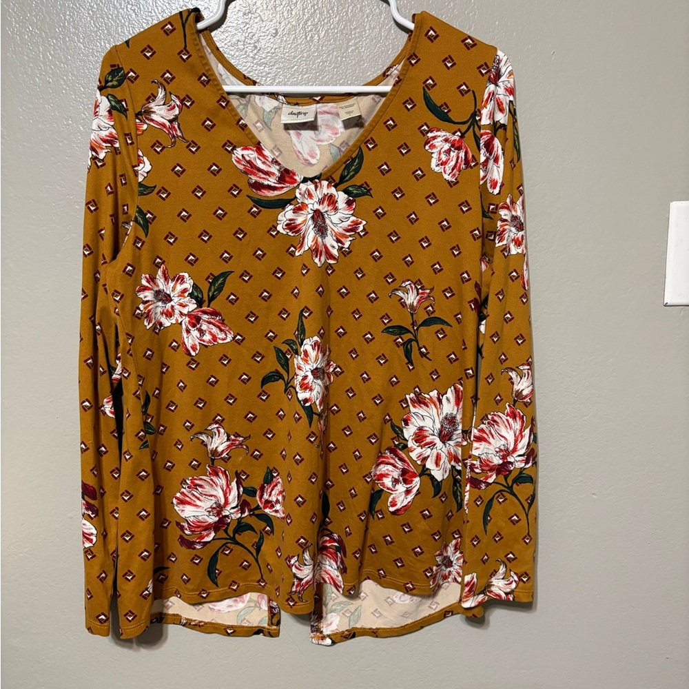 daytrip Long‎ Sleeve split back Top